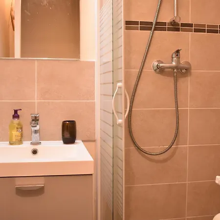 Apartment Renovated Studio In